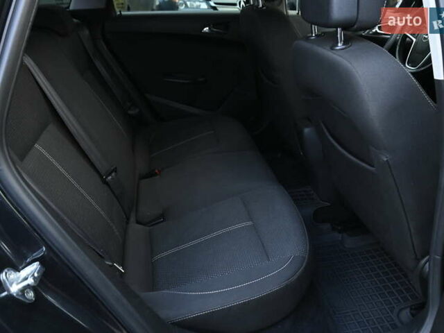 Чорний Опель Астра, об'ємом двигуна 1.96 л та пробігом 238 тис. км за 8400 $, фото 26 на Automoto.ua