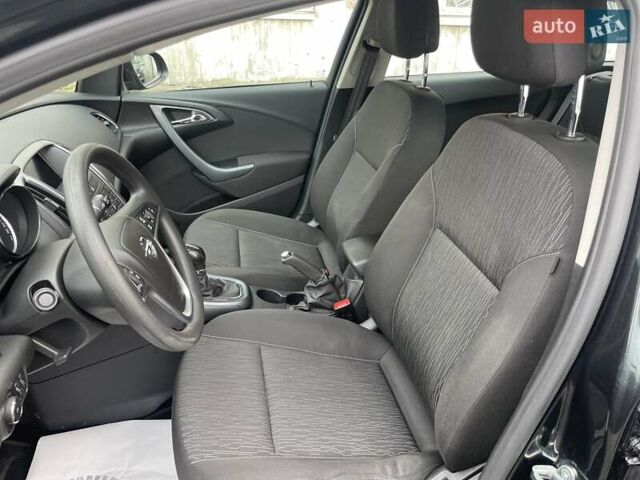 Черный Опель Астра, объемом двигателя 1.5 л и пробегом 197 тыс. км за 9400 $, фото 37 на Automoto.ua