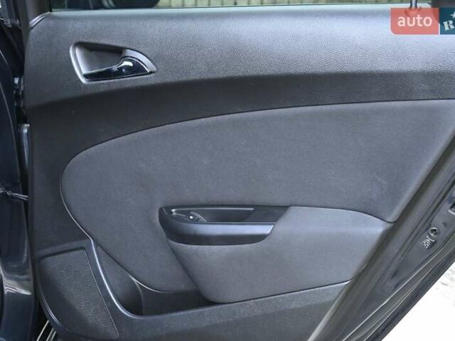 Опель Астра 2014 у Бердичеве на Automoto.ua Чорний Опель Астра, об'ємом двигуна 1.96 л та пробігом 238 тис. км за 8700 $, фото 23 на Automoto.ua