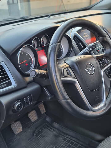 Черный Опель Астра, объемом двигателя 1.6 л и пробегом 235 тыс. км за 7700 $, фото 6 на Automoto.ua