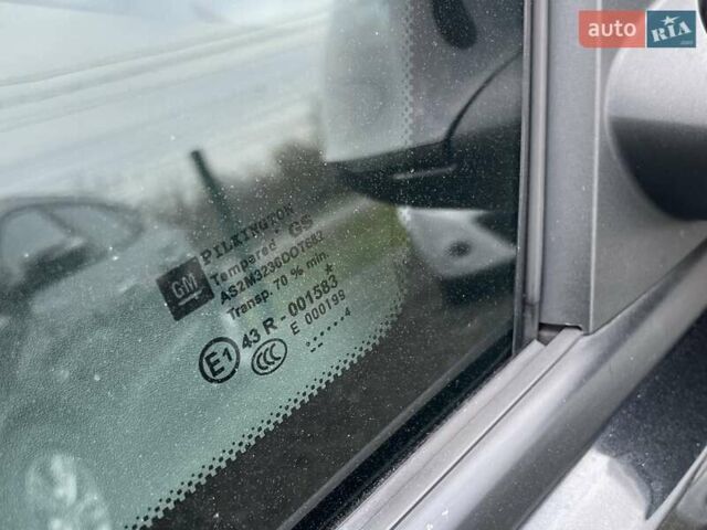 Черный Опель Астра, объемом двигателя 1.5 л и пробегом 197 тыс. км за 9400 $, фото 57 на Automoto.ua