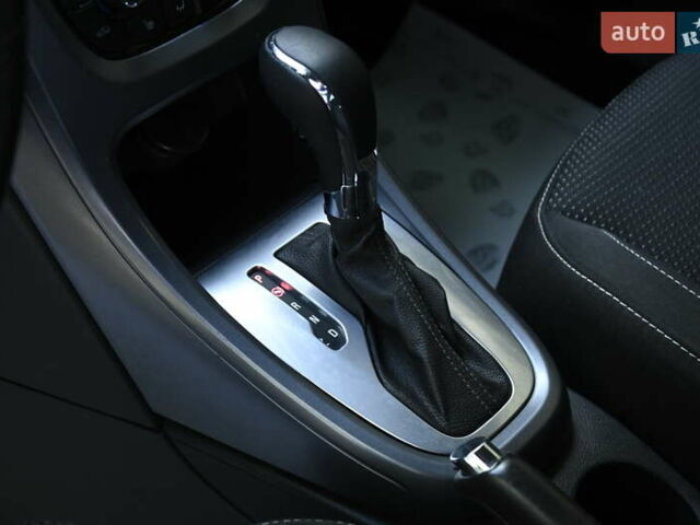 Опель Астра 2014 у Бердичеве на Automoto.ua Чорний Опель Астра, об'ємом двигуна 1.96 л та пробігом 238 тис. км за 8700 $, фото 20 на Automoto.ua