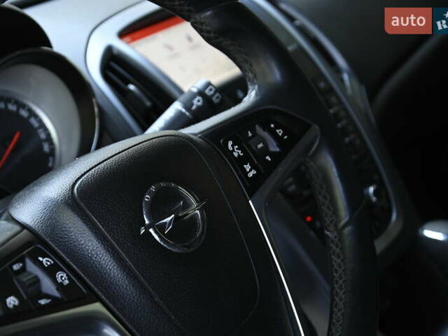 Опель Астра 2014 у Бердичеве на Automoto.ua Чорний Опель Астра, об'ємом двигуна 1.96 л та пробігом 238 тис. км за 8700 $, фото 15 на Automoto.ua