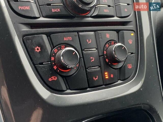 Черный Опель Астра, объемом двигателя 1.7 л и пробегом 326 тыс. км за 8655 $, фото 50 на Automoto.ua