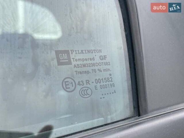 Черный Опель Астра, объемом двигателя 1.5 л и пробегом 197 тыс. км за 9400 $, фото 58 на Automoto.ua