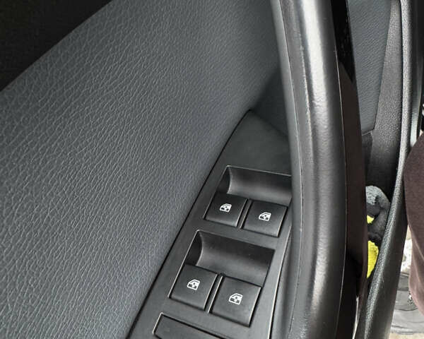 Чорний Опель Астра, об'ємом двигуна 1.96 л та пробігом 282 тис. км за 10500 $, фото 12 на Automoto.ua