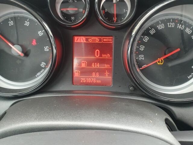 Черный Опель Астра, объемом двигателя 1.6 л и пробегом 251 тыс. км за 7500 $, фото 11 на Automoto.ua