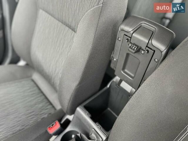 Черный Опель Астра, объемом двигателя 1.5 л и пробегом 197 тыс. км за 9400 $, фото 32 на Automoto.ua