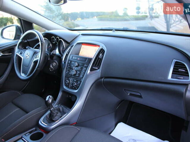 Черный Опель Астра, объемом двигателя 1.6 л и пробегом 205 тыс. км за 8290 $, фото 93 на Automoto.ua