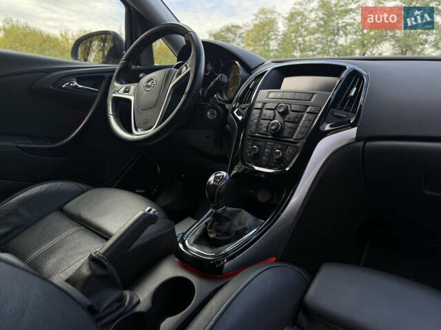 Черный Опель Астра, объемом двигателя 1.6 л и пробегом 292 тыс. км за 9300 $, фото 11 на Automoto.ua