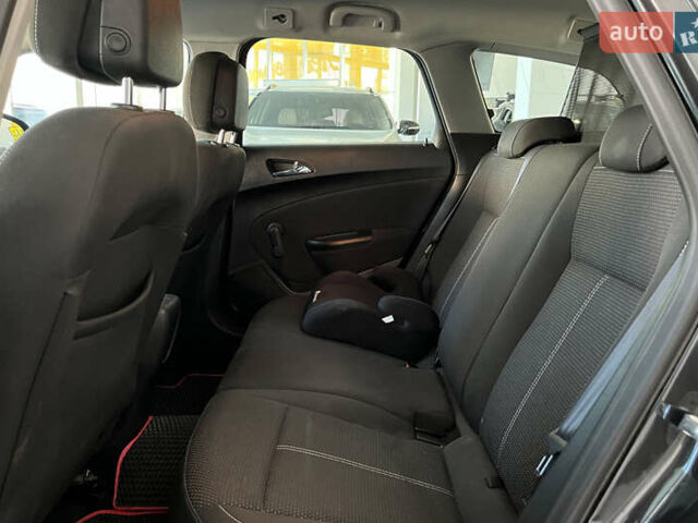 Черный Опель Астра, объемом двигателя 1.6 л и пробегом 289 тыс. км за 8400 $, фото 9 на Automoto.ua