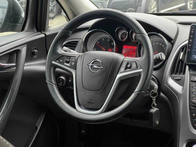 Черный Опель Астра, объемом двигателя 1.6 л и пробегом 145 тыс. км за 9600 $, фото 11 на Automoto.ua