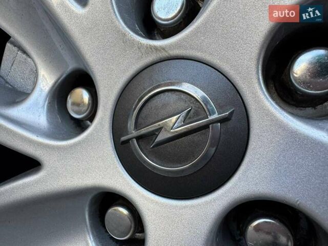 Чорний Опель Астра, об'ємом двигуна 1.6 л та пробігом 206 тис. км за 8950 $, фото 160 на Automoto.ua