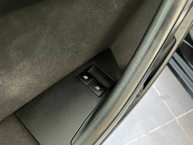 Черный Опель Астра, объемом двигателя 1.6 л и пробегом 291 тыс. км за 8200 $, фото 11 на Automoto.ua