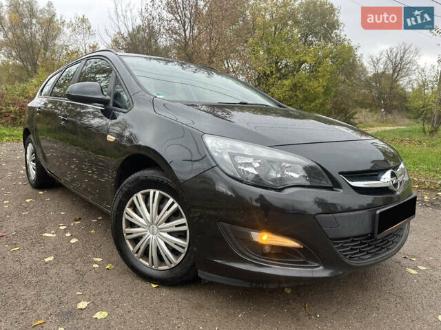 Черный Опель Астра, объемом двигателя 1.6 л и пробегом 205 тыс. км за 8290 $, фото 11 на Automoto.ua