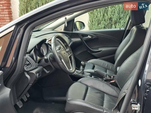 Черный Опель Астра, объемом двигателя 1.6 л и пробегом 183 тыс. км за 8850 $, фото 48 на Automoto.ua