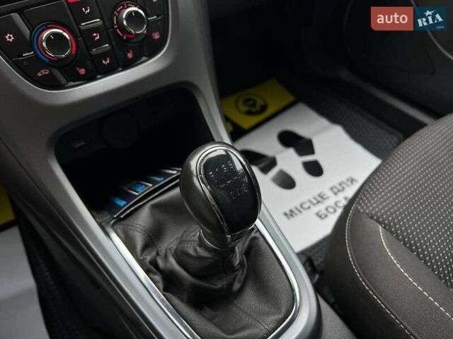 Черный Опель Астра, объемом двигателя 1.6 л и пробегом 145 тыс. км за 9600 $, фото 16 на Automoto.ua