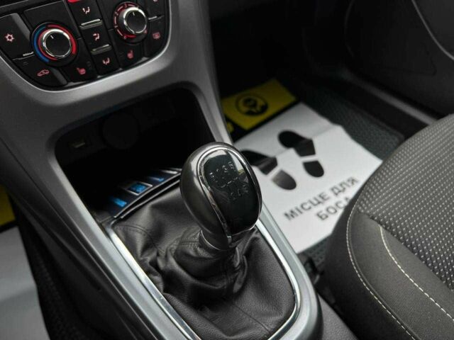 Черный Опель Астра, объемом двигателя 1.6 л и пробегом 145 тыс. км за 9600 $, фото 16 на Automoto.ua