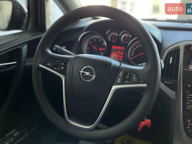 Черный Опель Астра, объемом двигателя 1.6 л и пробегом 289 тыс. км за 8400 $, фото 15 на Automoto.ua