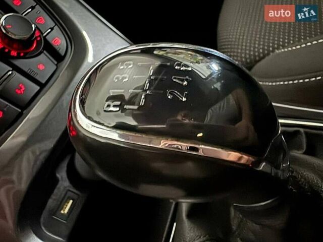 Чорний Опель Астра, об'ємом двигуна 1.6 л та пробігом 206 тис. км за 8950 $, фото 90 на Automoto.ua