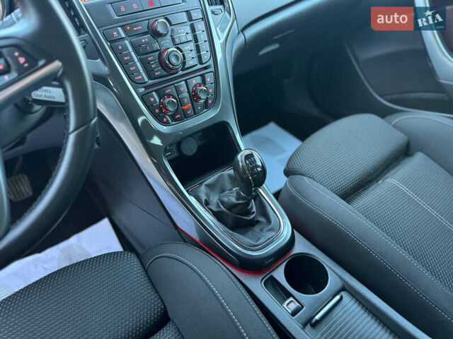 Опель Астра 2015 у Дрогобичі на Automoto.ua Чорний Опель Астра, об'ємом двигуна 1.6 л та пробігом 196 тис. км за 8550 $, фото 53 на Automoto.ua