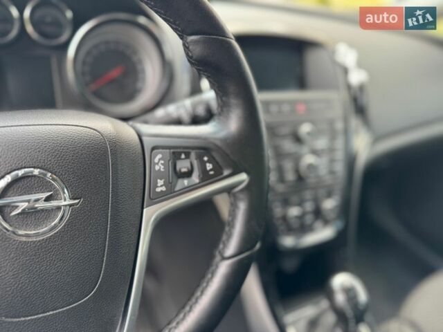 Черный Опель Астра, объемом двигателя 1.6 л и пробегом 225 тыс. км за 8200 $, фото 10 на Automoto.ua