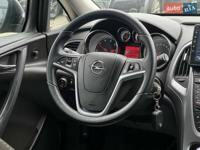 Черный Опель Астра, объемом двигателя 1.6 л и пробегом 145 тыс. км за 9600 $, фото 11 на Automoto.ua