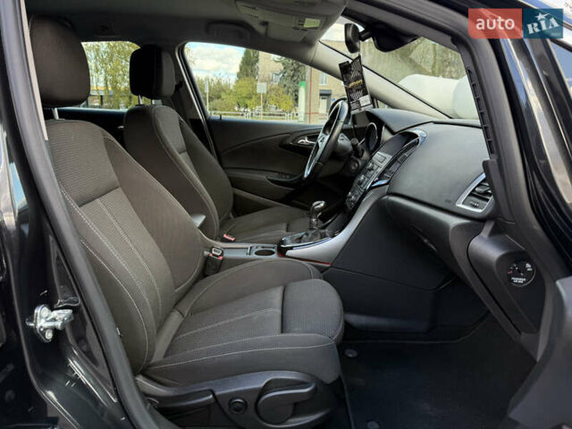 Черный Опель Астра, объемом двигателя 1.6 л и пробегом 220 тыс. км за 9900 $, фото 43 на Automoto.ua