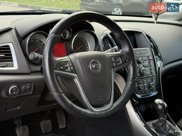 Черный Опель Астра, объемом двигателя 1.6 л и пробегом 220 тыс. км за 9900 $, фото 16 на Automoto.ua