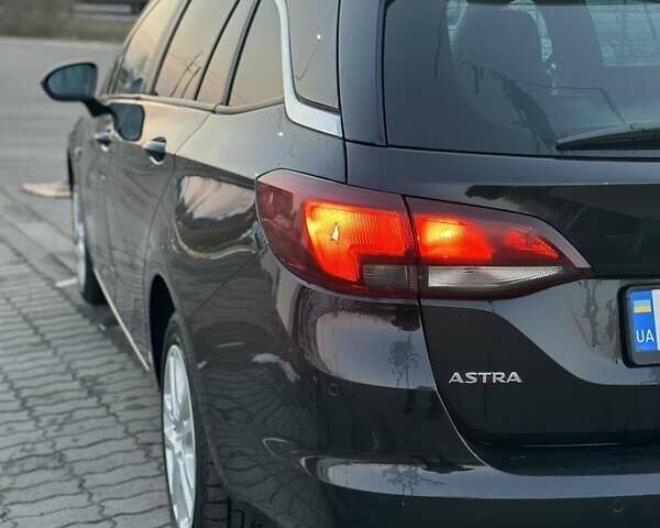 Черный Опель Астра, объемом двигателя 1.6 л и пробегом 247 тыс. км за 9550 $, фото 11 на Automoto.ua