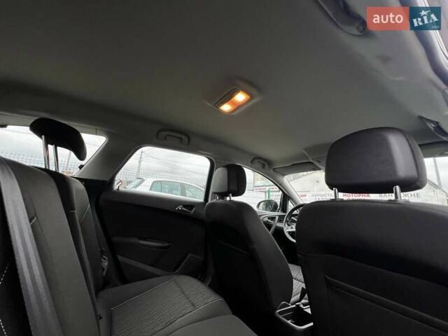 Чорний Опель Астра, об'ємом двигуна 1.6 л та пробігом 146 тис. км за 8900 $, фото 34 на Automoto.ua