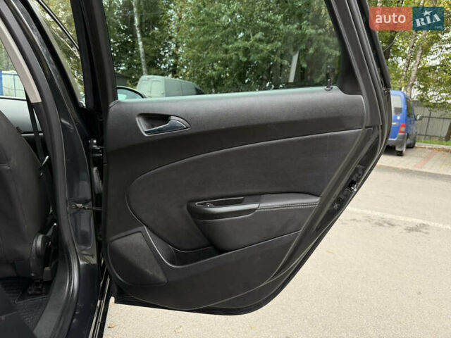 Черный Опель Астра, объемом двигателя 1.6 л и пробегом 243 тыс. км за 10350 $, фото 45 на Automoto.ua