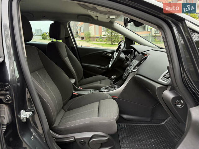 Черный Опель Астра, объемом двигателя 1.6 л и пробегом 243 тыс. км за 10350 $, фото 51 на Automoto.ua