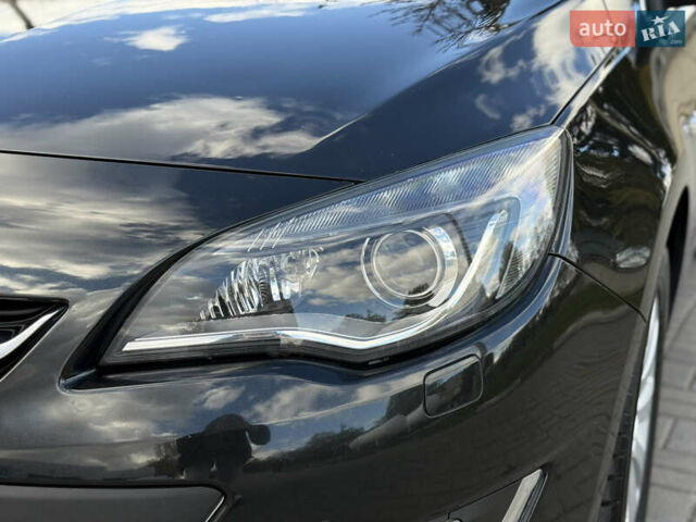 Черный Опель Астра, объемом двигателя 1.6 л и пробегом 220 тыс. км за 9900 $, фото 13 на Automoto.ua