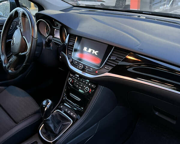 Черный Опель Астра, объемом двигателя 1.6 л и пробегом 318 тыс. км за 10400 $, фото 20 на Automoto.ua