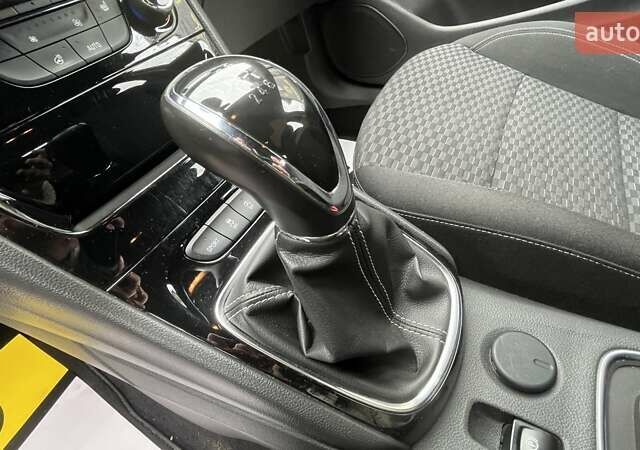 Черный Опель Астра, объемом двигателя 1.6 л и пробегом 199 тыс. км за 11700 $, фото 13 на Automoto.ua