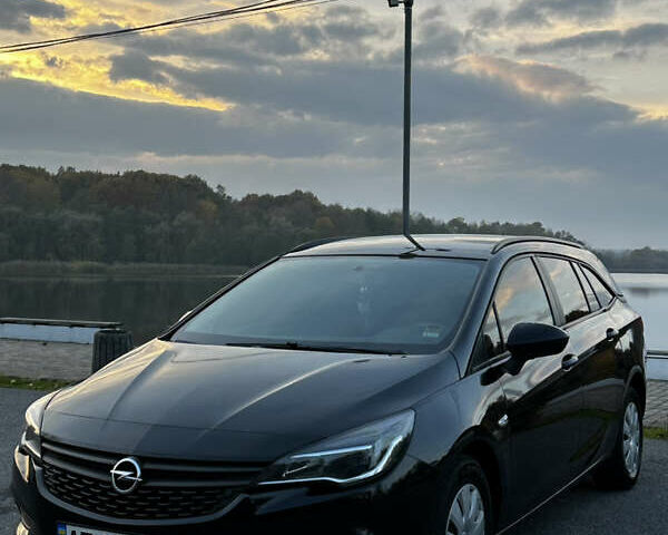 Черный Опель Астра, объемом двигателя 1.6 л и пробегом 263 тыс. км за 10999 $, фото 3 на Automoto.ua