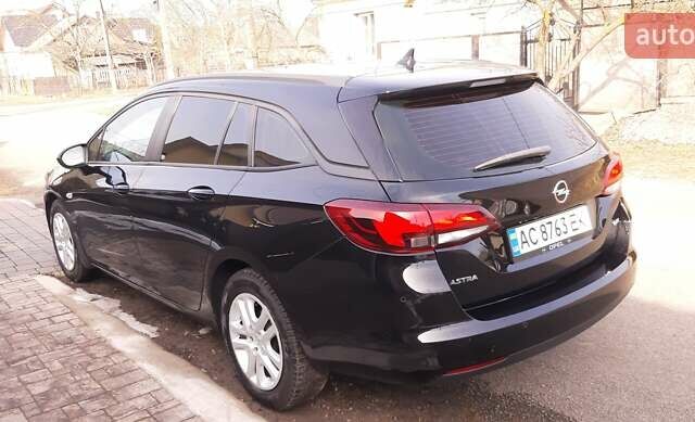 Черный Опель Астра, объемом двигателя 1.6 л и пробегом 178 тыс. км за 10500 $, фото 4 на Automoto.ua