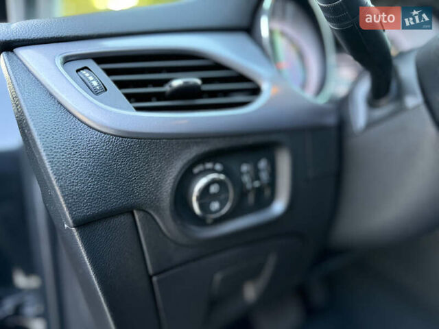 Черный Опель Астра, объемом двигателя 1.6 л и пробегом 173 тыс. км за 12000 $, фото 26 на Automoto.ua