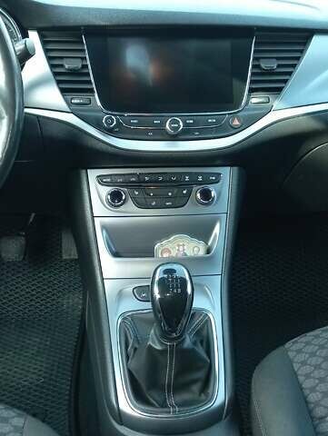 Черный Опель Астра, объемом двигателя 1.6 л и пробегом 178 тыс. км за 10500 $, фото 12 на Automoto.ua