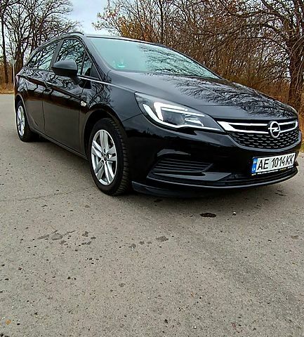 Чорний Опель Астра, об'ємом двигуна 1.6 л та пробігом 185 тис. км за 13000 $, фото 3 на Automoto.ua