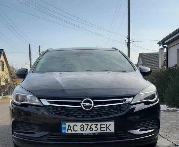 Черный Опель Астра, объемом двигателя 1.6 л и пробегом 178 тыс. км за 10500 $, фото 2 на Automoto.ua