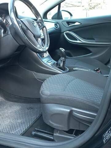 Черный Опель Астра, объемом двигателя 1.6 л и пробегом 178 тыс. км за 10500 $, фото 7 на Automoto.ua