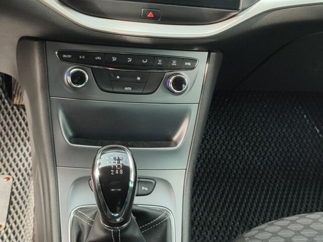 Чорний Опель Астра, об'ємом двигуна 1.6 л та пробігом 162 тис. км за 11500 $, фото 7 на Automoto.ua