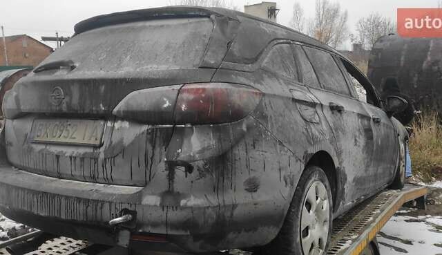 Черный Опель Астра, объемом двигателя 1.6 л и пробегом 120 тыс. км за 4500 $, фото 3 на Automoto.ua