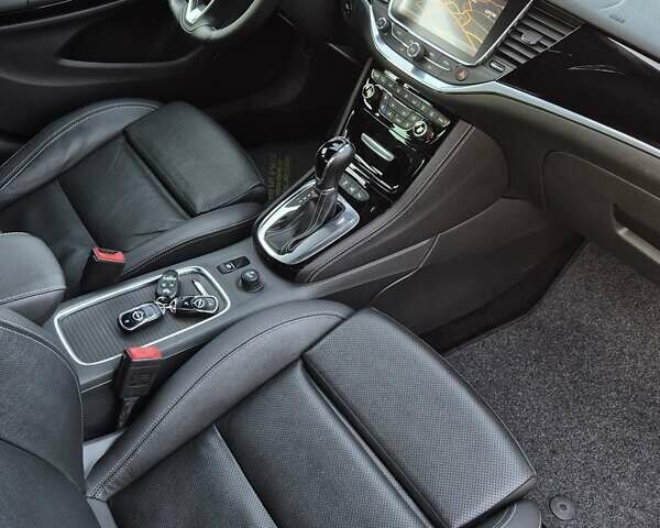 Черный Опель Астра, объемом двигателя 1.6 л и пробегом 194 тыс. км за 13500 $, фото 74 на Automoto.ua