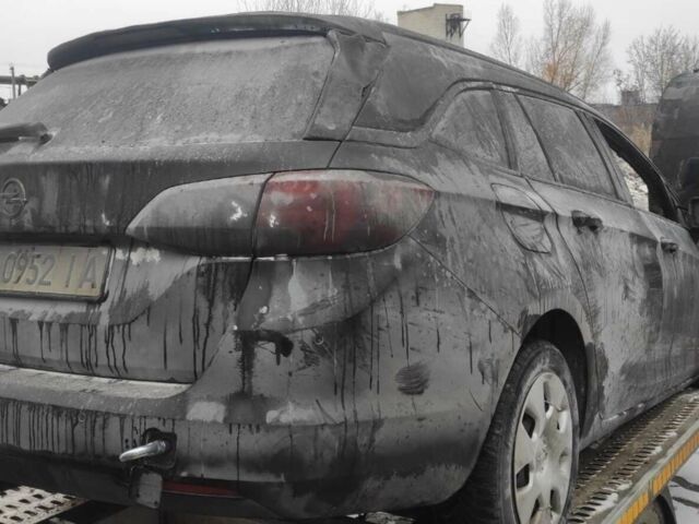 Черный Опель Астра, объемом двигателя 1.6 л и пробегом 120 тыс. км за 4500 $, фото 3 на Automoto.ua