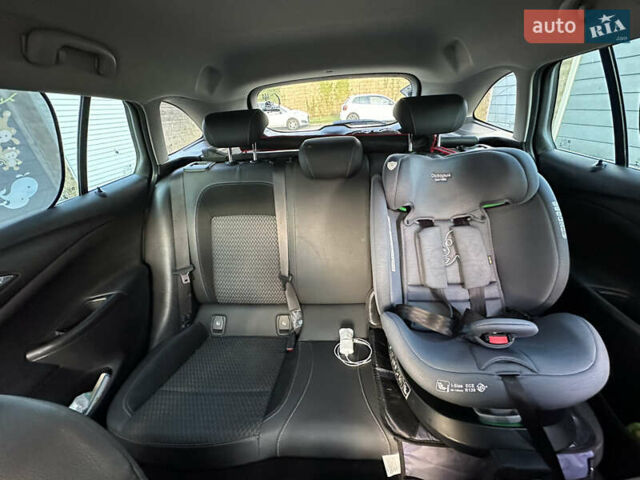 Черный Опель Астра, объемом двигателя 1.6 л и пробегом 142 тыс. км за 12000 $, фото 15 на Automoto.ua