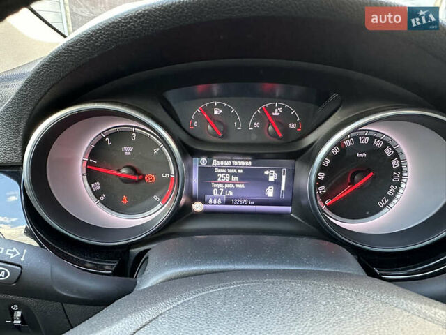 Черный Опель Астра, объемом двигателя 1.6 л и пробегом 142 тыс. км за 12000 $, фото 10 на Automoto.ua