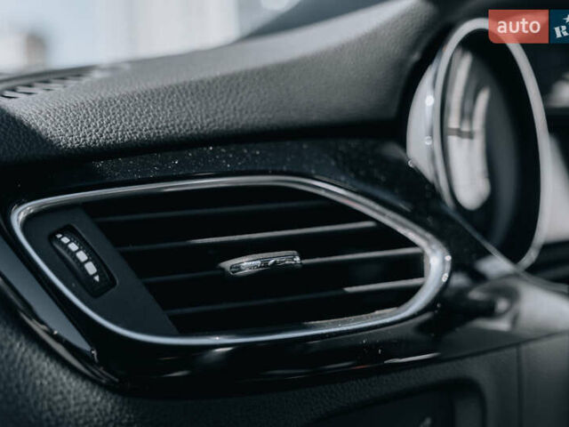 Чорний Опель Астра, об'ємом двигуна 1.6 л та пробігом 222 тис. км за 13000 $, фото 27 на Automoto.ua